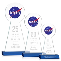 The Laidlaw VividPrint™/Etch Award features beautiful Starfire Crystal with a...