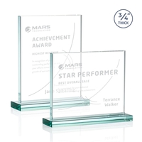 The Manhattan award features an extra thick 0.75” Jade Crystal upright......