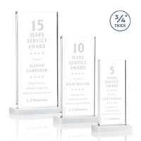 The illustrious 0.75" thick Arizona Award features an elegant Starfire...