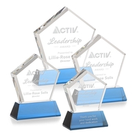 The Genosee Award on Base features a sparkling faceted extra-thick Optical......