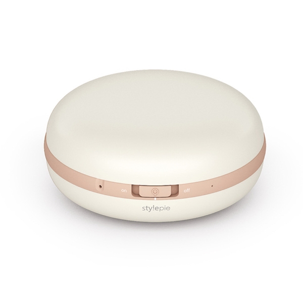 Hand warmer & power bank in this delicious looking macaroon shape.... from ASI 31978 Admanline