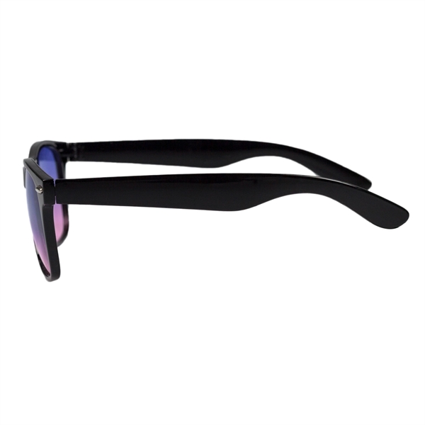 Polycarbonate sunglasses with gradient lenses inspired by the ocean and UV... from ASI 39552 BEL Promo