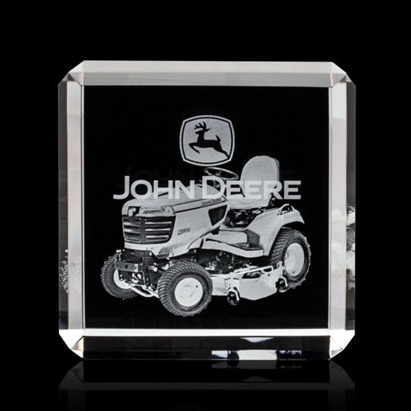 Beautiful 3 Dimensional etching inside the crystal... from ASI 84592 St Regis Group / St Regis