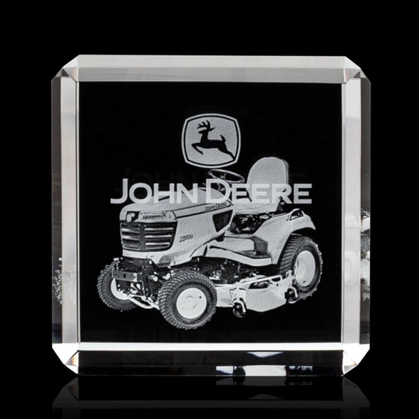 Beautiful 3 Dimensional etching inside the crystal... from ASI 84592 St Regis Group / St Regis