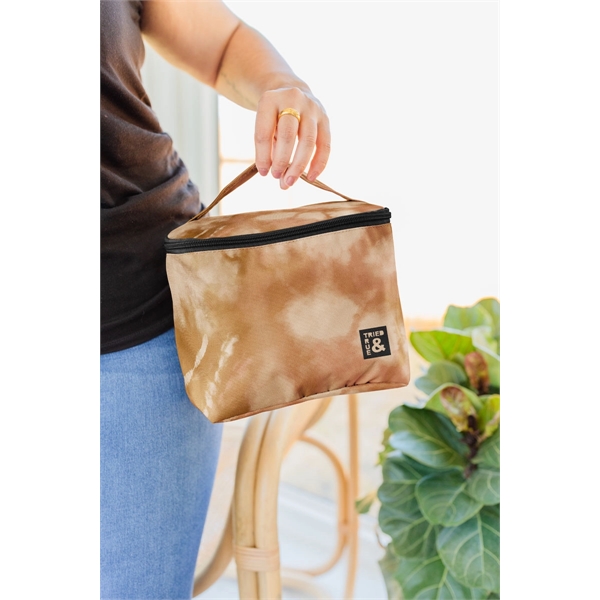 Rectangular make-up kit with a zippered closure.... from ASI 74710 Numo