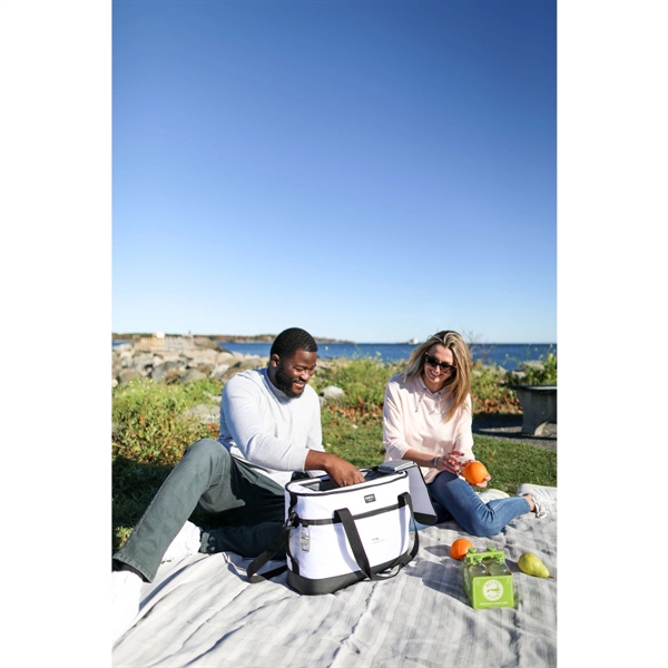 The Igloo Maddox Cooler collection is just right for any outing,... from ASI 56070 Gemline / Gemline®