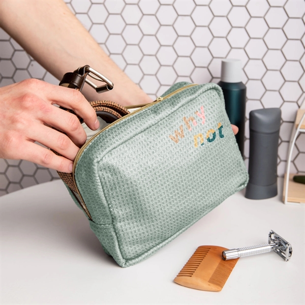 The Busy Bee pouch features a small gusset and a well-proportioned... from ASI 74710 Numo
