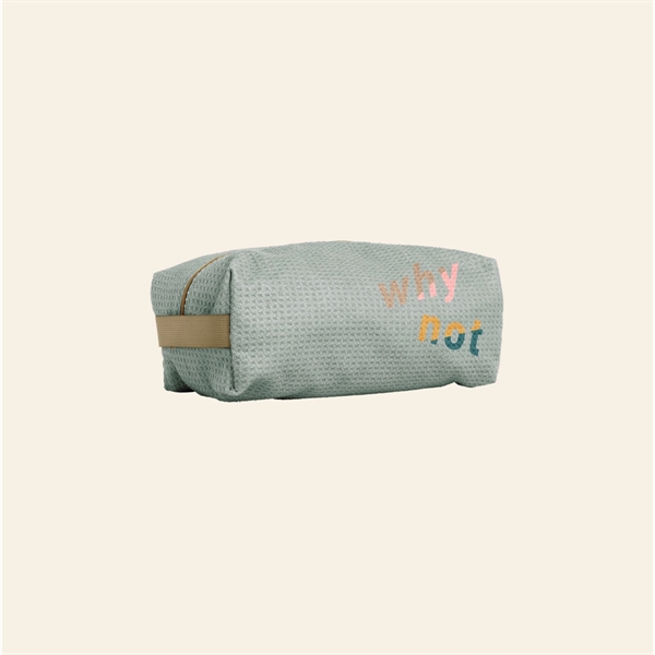 Inspired by the traditional shape and function of the Dopp kit,... from ASI 74710 Numo