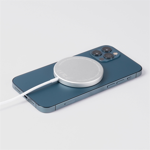 A simple, yet ingenious way of effortlessly charging your phone at... from ASI 91435 Tomax USA / Tomax