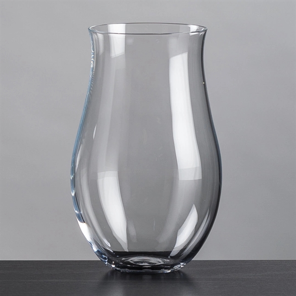 The Avondale crystal design was developed by master whiskey makers to... from ASI 84592 St Regis Group