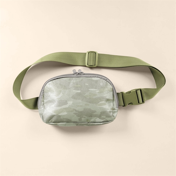 Adjustable nylon webbing belt. Double-pull zipper. Lined with ripstop nylon.... from ASI 74710 Numo