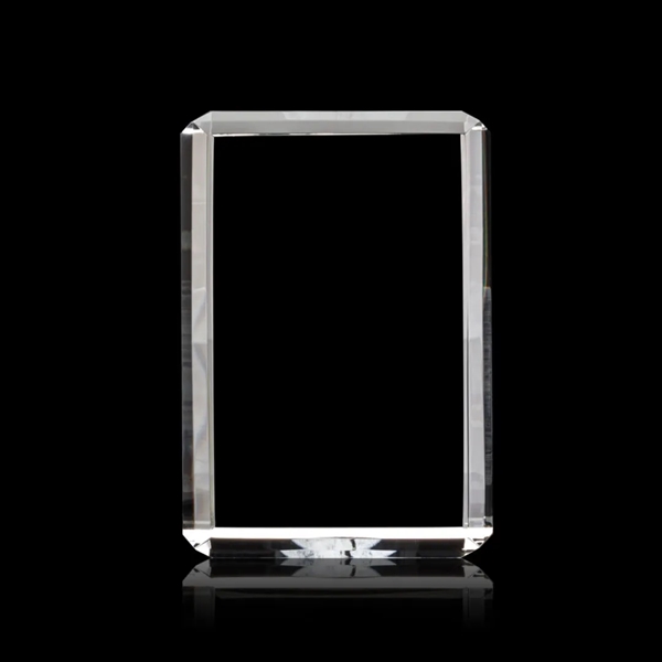 Beautiful 3 Dimensional etching inside the horizontal crystal... from ASI 84592 St Regis Group / St Regis