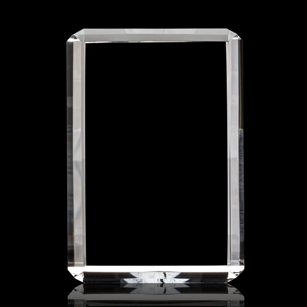 Beautiful 3 Dimensional etching inside the horizontal crystal... from ASI 84592 St Regis Group / St Regis