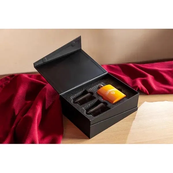 Flask & Island Rocks Gift Set... from ASI 57800 Gordon Sinclair