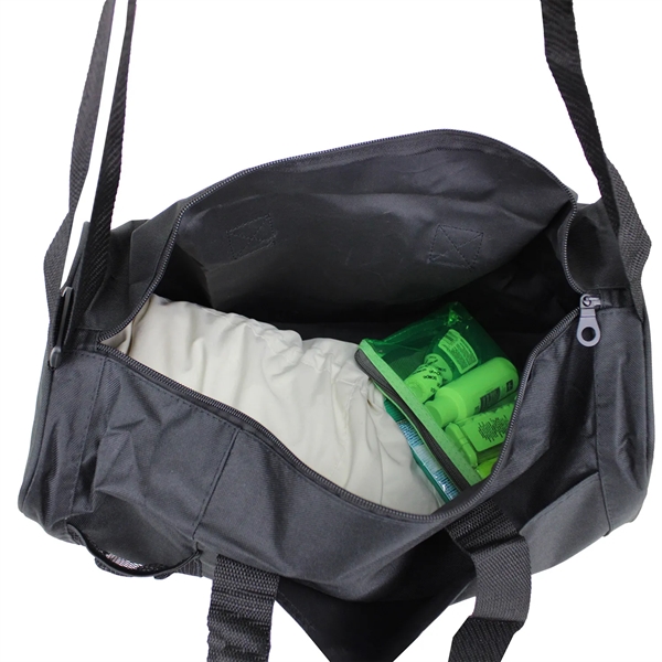 19" x 9.5" x 8" duffel bag with two-tone design, zippered... from ASI 37980 Bagworld