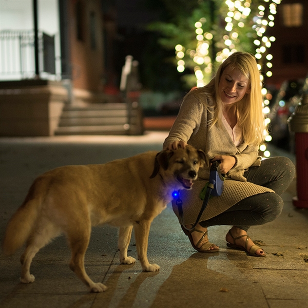 LED pet safety light that clips onto collars or leashes and... from ASI 88060 Snugz/USA Inc / Sweda®