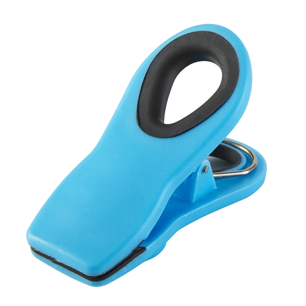 Small bag clip with magnet, black rubber ring, and interior gripper.... from ASI 52840 Evans Manufacturing