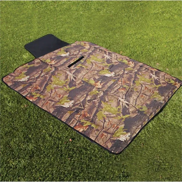 Plush all-purpose picnic blanket. 100% polyester. Water-resistant.... from ASI 30112 ACE Products / Ace Line