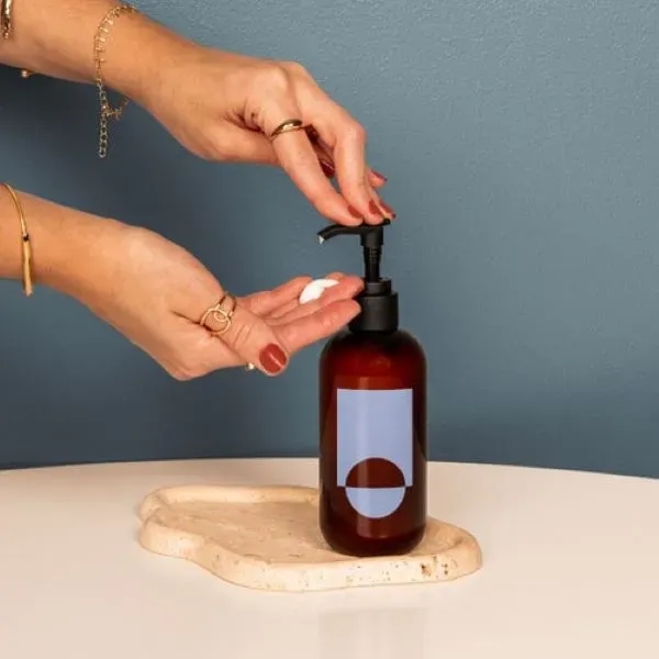 Clean body care, no mineral oil, isopropyl alcohol, parabens, paraffins, phthalates,... from ASI 74710 Numo