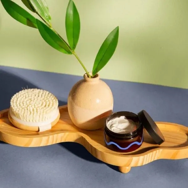 Clean body care, no mineral oil, isopropyl alcohol, parabens, paraffins, phthalates,... from ASI 74710 Numo