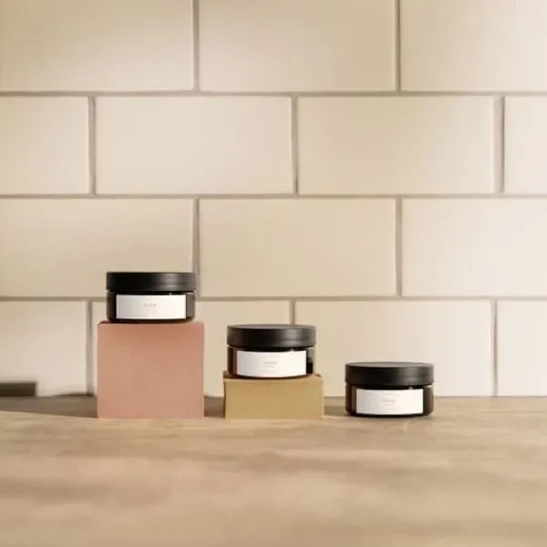 Clean body care, no mineral oil, isopropyl alcohol, parabens, paraffins, phthalates,... from ASI 74710 Numo