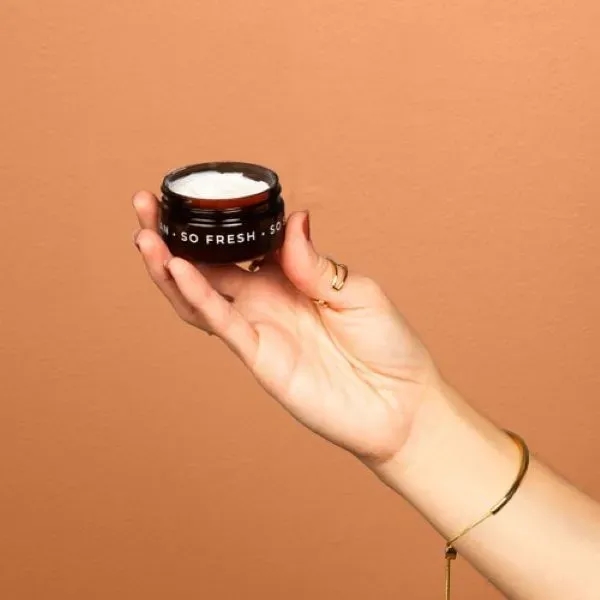 Clean body care, no mineral oil, isopropyl alcohol, parabens, paraffins, phthalates,... from ASI 74710 Numo