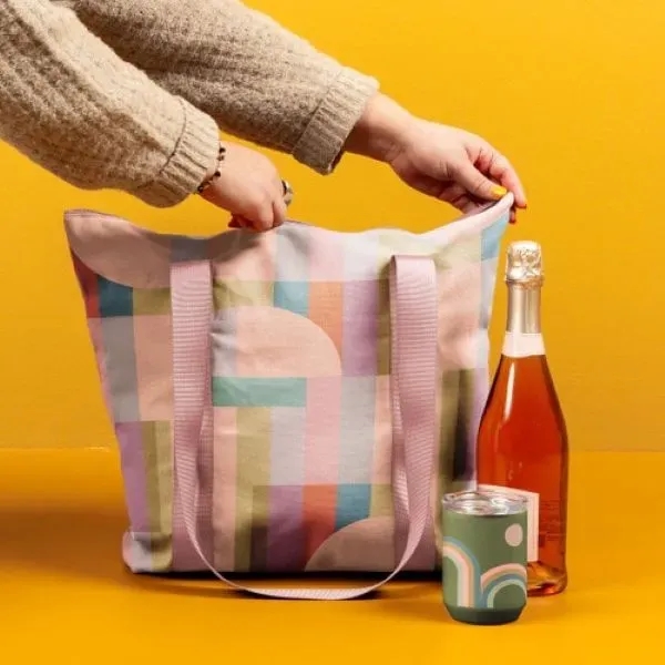 With Twinkles, zip it up & tote it out. The straps... from ASI 74710 Numo