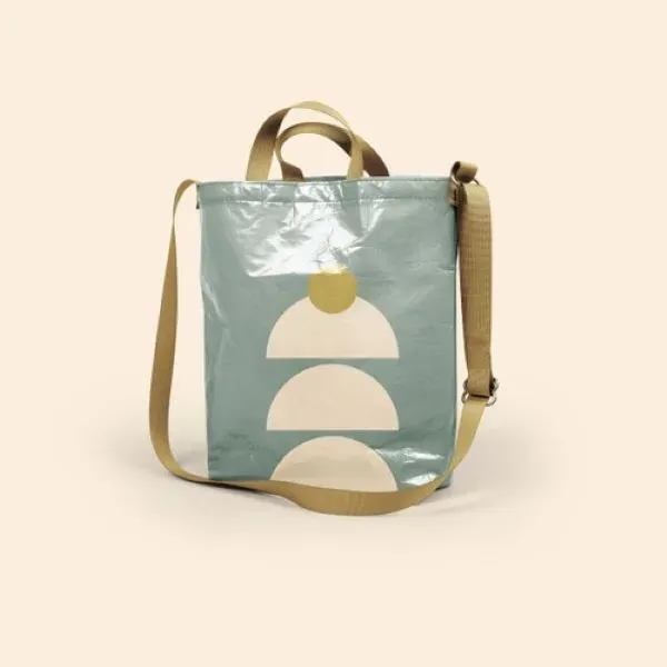 The Puddle Jumper has a handle for crossbody wear as well... from ASI 74710 Numo