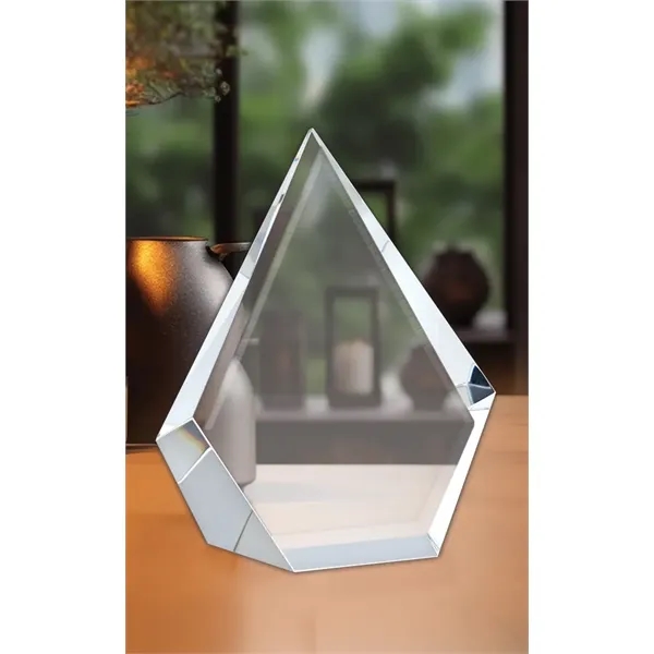 This diamond shaped award features cuts and bevels which come together... from ASI 71920 Moderne Glass Company Inc / Glass America®