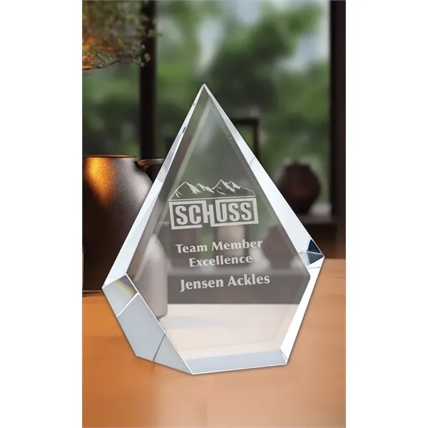 This diamond shaped award features cuts and bevels which come together... from ASI 71920 Moderne Glass Company Inc / Glass America®