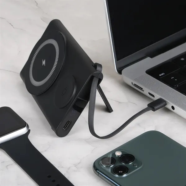 PowerLynx is a 5000 mAh powerbank with magnetic wireless phone and... from ASI 61966 HPG / OrigAudio