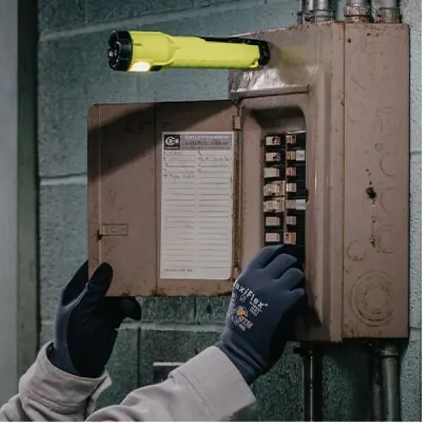 245 Lumens. Combination spot/flood light. Magnetic clip.... from ASI 41561 Brand Box USA, LLC