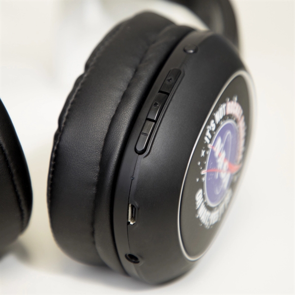 Wireless Bluetooth headphones with noise-cancelling properties and 27 hours of continuous... from ASI 61966 HPG / HandStands