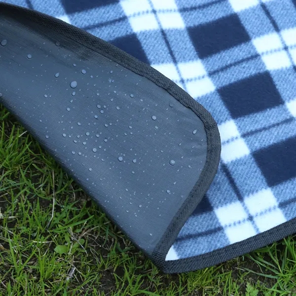 Stylish backpack with place setting for two, cooler compartment, blanket and... from ASI 61966 HPG / OrigAudio