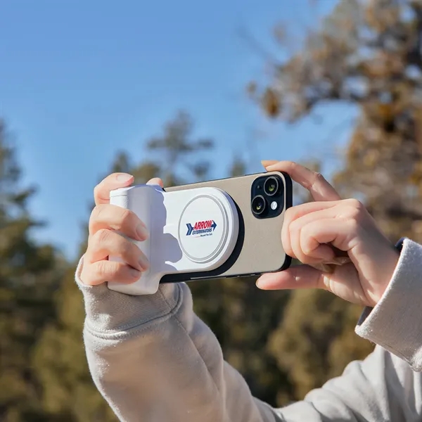 ShutterVolt enhances smartphone photography with a 4,500mAh MagSafe power bank, Bluetooth... from ASI 91435 Tomax USA