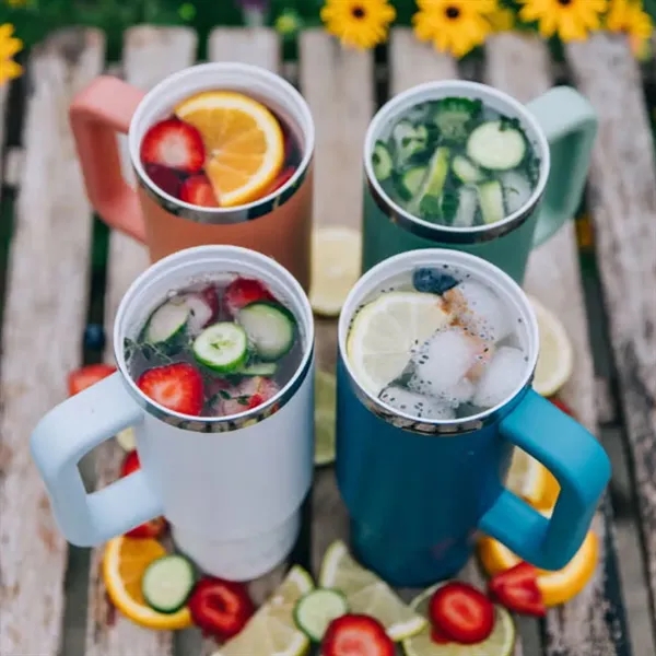 Premium drinkware with a leak-resistant lid and ceramic lining for better... from ASI 61966 HPG / HPG Gold Beacon Premium Brands