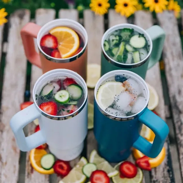 Premium drinkware with a leak-resistant lid and ceramic lining for better... from ASI 61966 HPG / HPG Gold Beacon Premium Brands