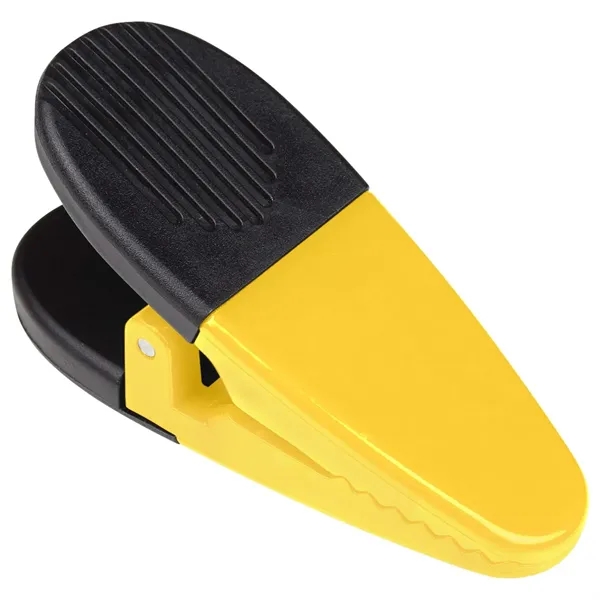 Spring-loaded clip with magnet.... from ASI 57956 Graphco line