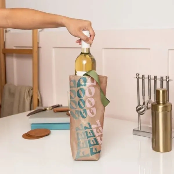 Tote Called Wanda is the perfect vehicle to deliver single bottles... from ASI 74710 Numo