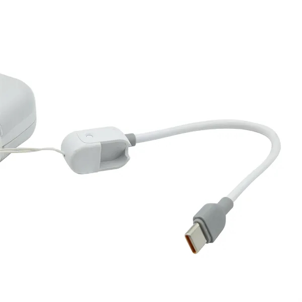 Gemini is a 10,000 mAh power bank that can be split... from ASI 91435 Tomax USA