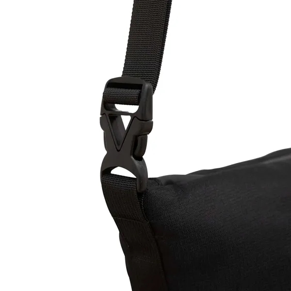 From workdays to weekends, this cooler bag keeps your lunch or... from ASI 87188 Showdown Displays