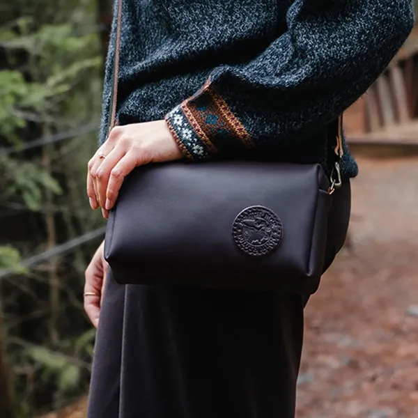 Made from premium cowhide leather, this purse is the perfect blend... from ASI 46170 Compass Industries Inc