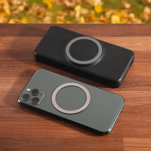 PowerGlow Power Bank combines wireless/magnetic charging with illumination-both a tech tool... from ASI 61966 HPG / OrigAudio