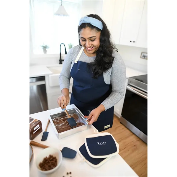 A stylishly versatile prep apron designed to protect clothes from spill... from ASI 56070 Gemline / Gemline®