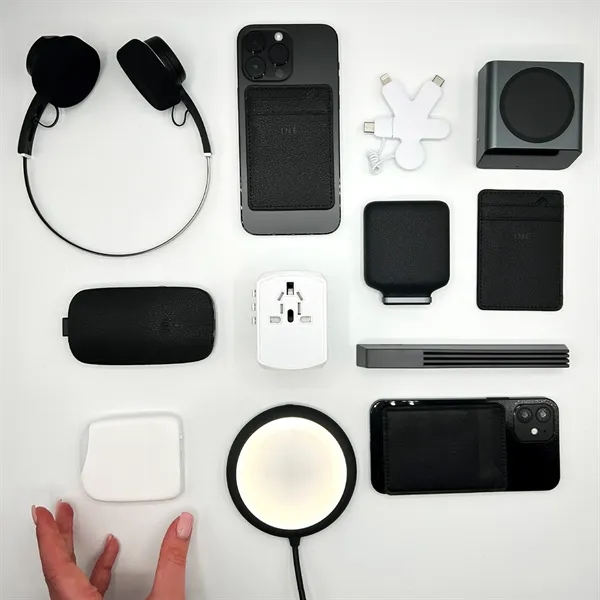 Wall plug adapter with 4 USB ports and an adjustable plug... from ASI 62124 iClick, Inc. / iClick®