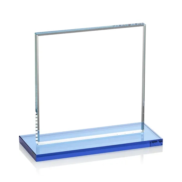 Bold Sahara Award features a 0.5” thick Starfire crystal mounted on... from ASI 84592 St Regis Group / St Regis