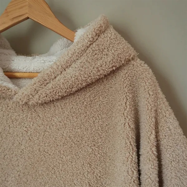 Cozy wearable blanket available in 2 colors & 2 sizes... from ASI 73520 Neet Feet / Kanata Blanket