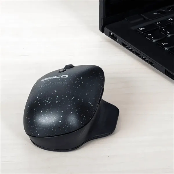 The Targus® ErgoFlip™ EcoSmart™ Mouse uniquely combines ergonomics with a sustainable,... from ASI 61005 Hirsch Gift Inc