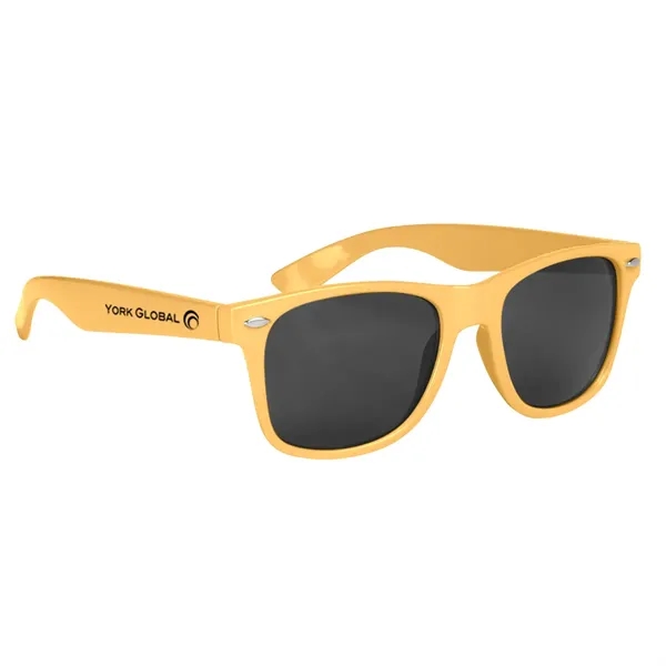 Sunglasses made of polycarbonate material. UV400 lenses provide 100% UVA and... from ASI 61125 Hit Promotional Products / Hit®