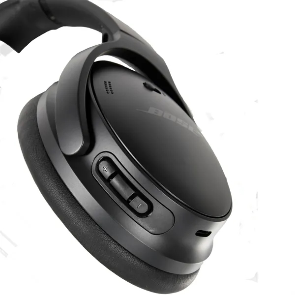 Bose QuietComfort Headphones... from ASI 66887 PCNA / Leeds